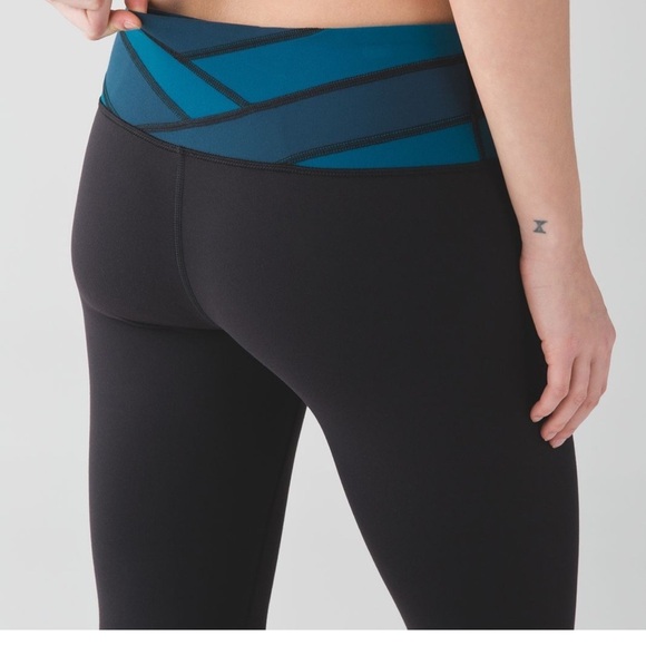 lululemon athletica Pants - 44. Lululemon WUNDER UNDERS